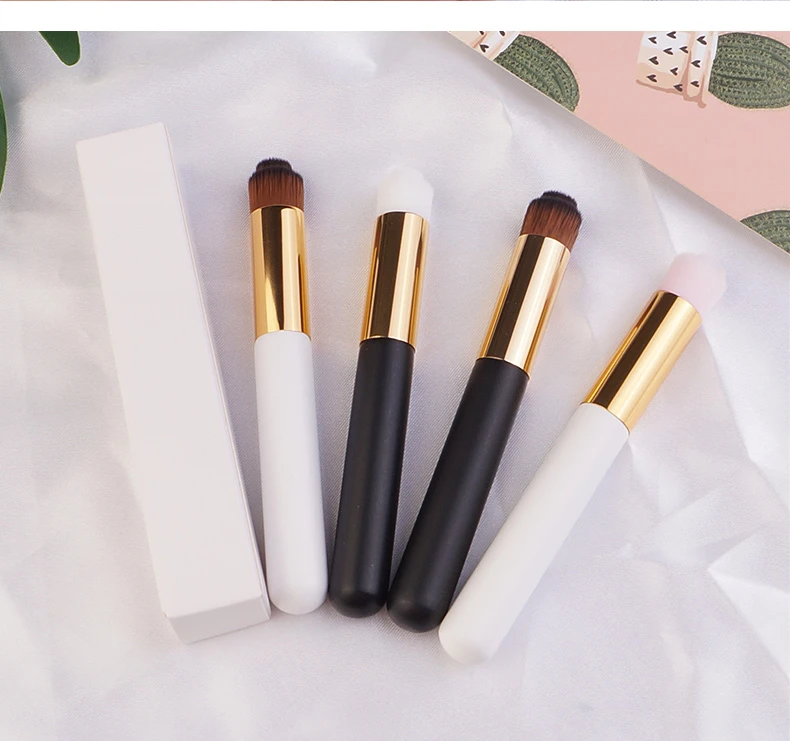 Wooden handle lash cleaning brush